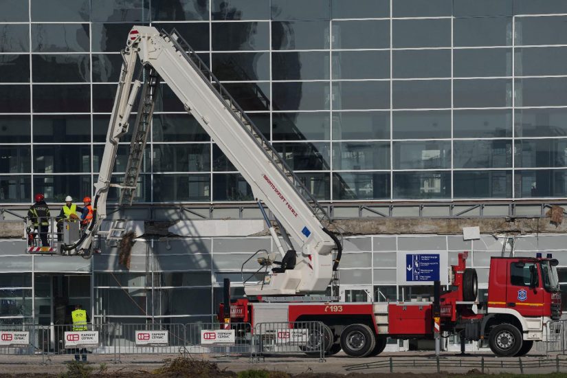 Rušenje nadstrešnice na železničkoj stanici u Novom Sadu Foto: Fonet