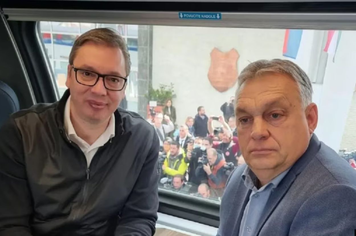 Predsednik Srbije Aleksandar Vučić i premijer Mađarske Viktor Orban u novom vozu iz Beograda do Novog Sada foto: Fonet